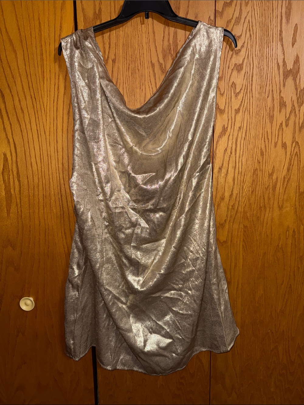 Plus size of the shoulder Metallic gold dress